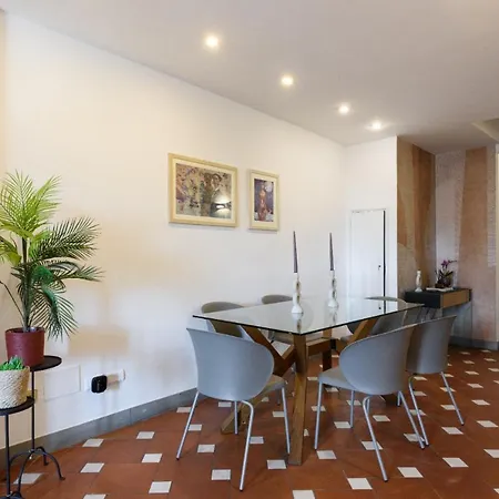 Florence- Faenza Terrace Apartment Florence