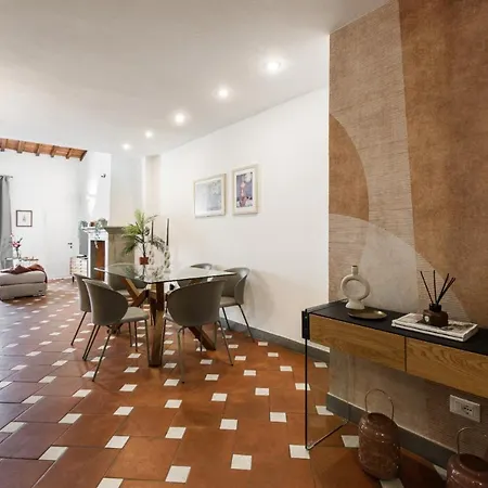 Florence- Faenza Terrace Apartment